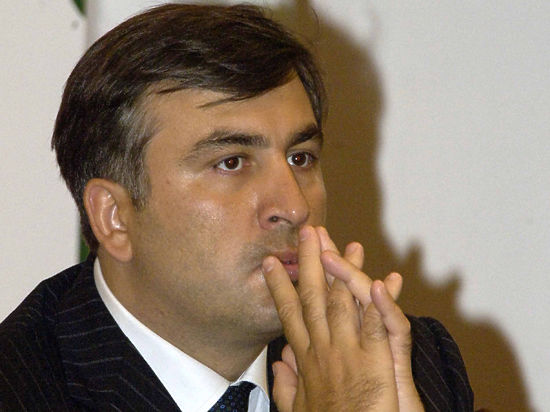 Назначение Саакашвили советником Порошенко приведет к введению военного положения