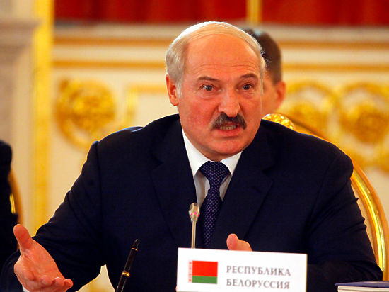 Лукашенко обозвал нобелевского лауреата Алексиевич 