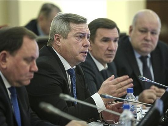 Губернатор Ростовской области посоветовал главам районов стать прорабами