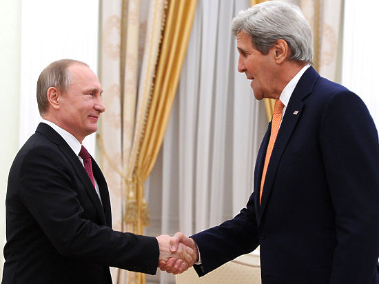 Путин потроллил Керри: «Некому помочь госсекретарю чемодан нести»