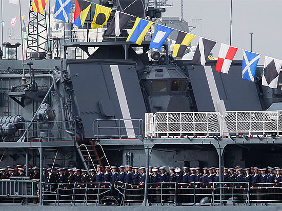 Французов не испугали российские торпеды в День ВМФ