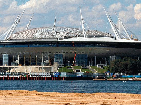 Стадион на Крестовском: меняется ли результат от перестановки слагаемых