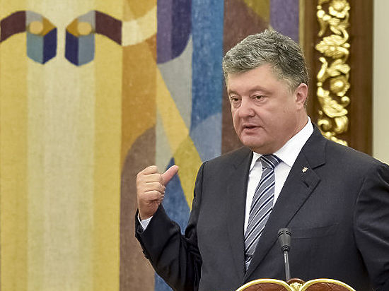 Эксперт о паранойе Порошенко: украинцы встретят русские танки хлебом-солью