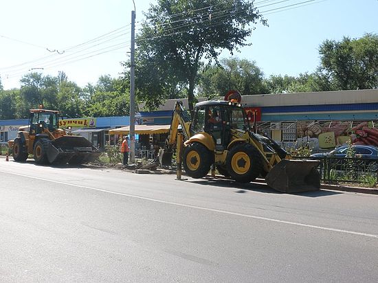 В Керчи ремонтируют дороги и устанавливают новые остановочные павильоны