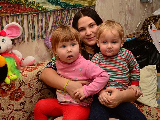 В Костромской области сирота с двойней стоит в очереди на жилье и детсад