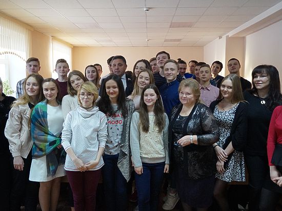  Сенатор Кировской области провел урок в лицее