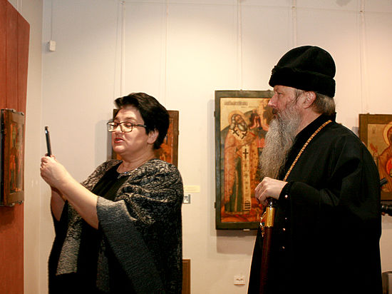 Митрополит Вятский и Слободской Марк посетил музей художественный музей в Кирове