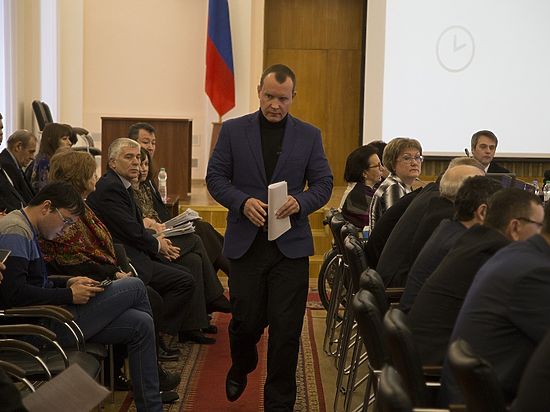 Без регистрации и смс: сессии псковского парламента напоминают плохой сериал