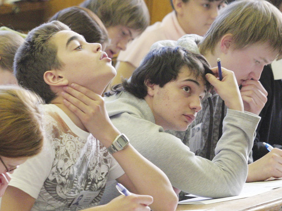 В России начался ажиотаж с поступлением в пятые классы