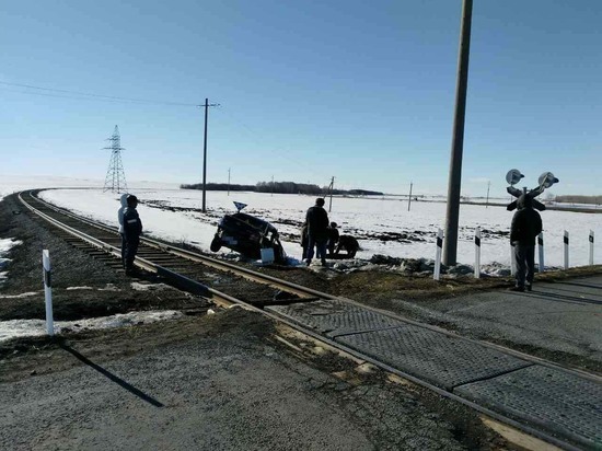 В Тюльганском районе после столкновения с  тепловозом водитель «Лады Гранты» погиб 