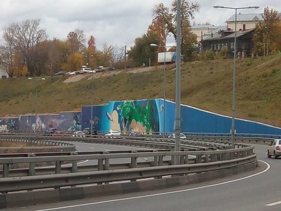 На подпорной стенке нижегородского метромоста нарисовали Землю