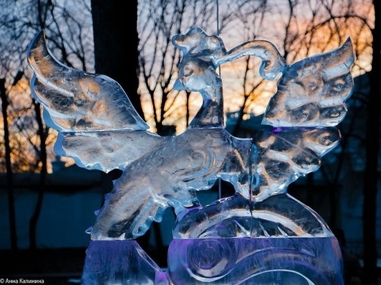 Выставка ледяных скульптур в Тамбове открылась при плюсовой температуре