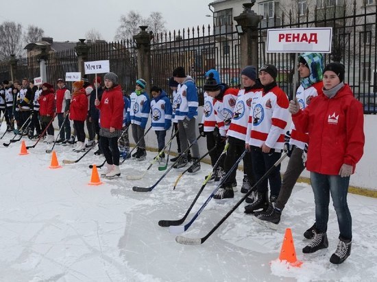 В Рыбинске на отремонтированном стадионе «Взлет» стартовал хоккейный турнир 