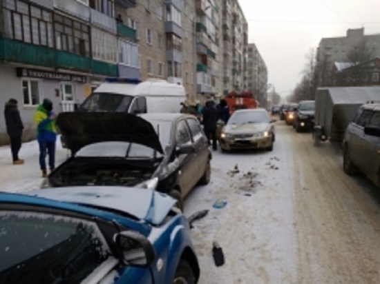Тройное ДТП в Рыбинске, есть пострадавшие