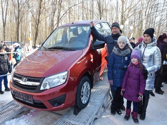 Ульяновская семья Мордвиновых выиграла автомобиль в парке «Молодежный»