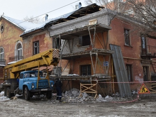 В Кирове восстанавливают дом, на который рухнул кран