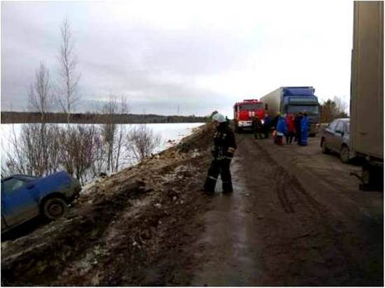 «ВАЗ-2110» попал в аварию с грузовым «Вольво»: есть пострадавший