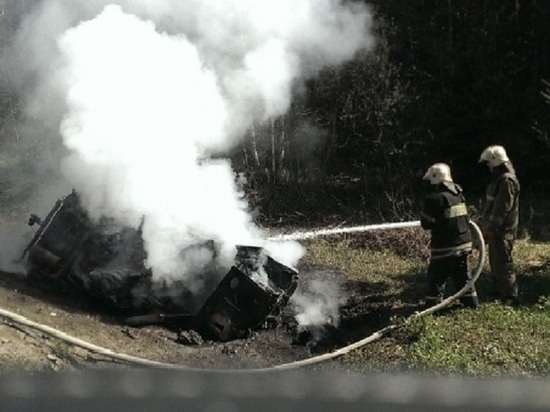 Водитель сгорел в ВАЗ-2114 после столкновения с иномаркой под Обнинском