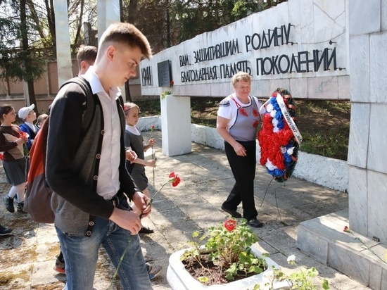 Ветерану ВОВ открыли мемориальную доску в Калуге 
