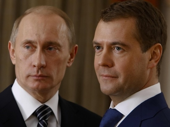 Путин и Медведев поздравили главу Калмыкии 