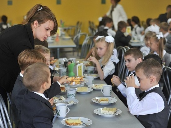 Роспотребнадзор откроет «горячую линию» по качеству и безопасности питания детей