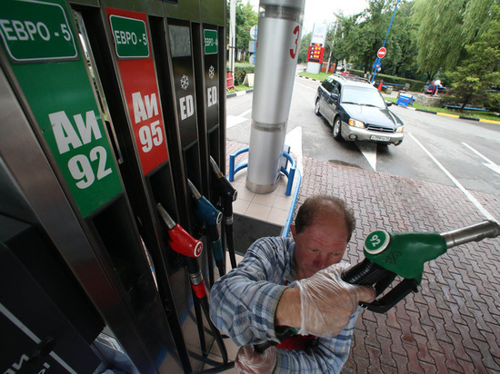 ФАС рекомендовали изучить обоснованность повышения цен на бензин в Калужской области 