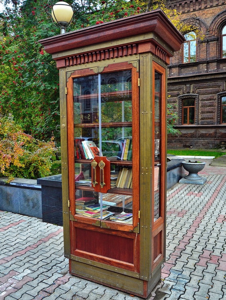 Книжный шкаф на мира