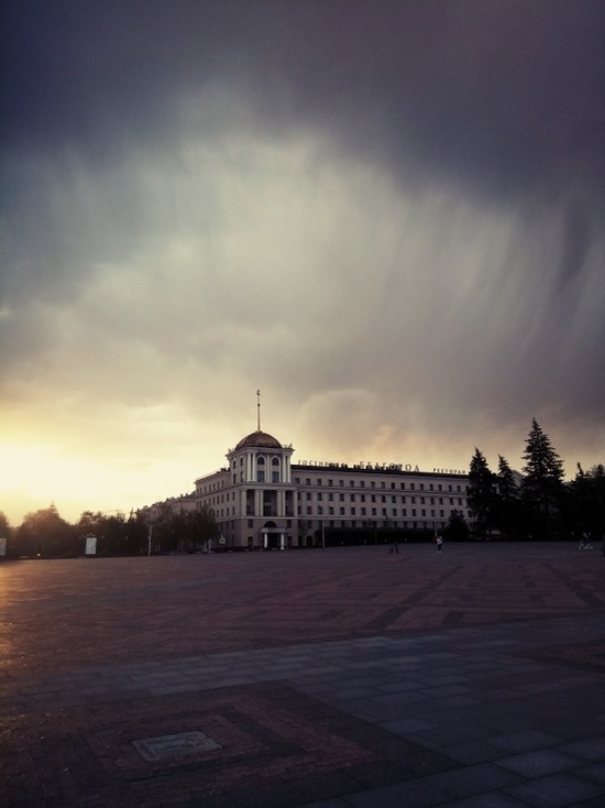 Белгородский гидрометцентр. Тепло и пасмурно. Пасмурно Курск. Ночь с прояснениями. Брянск пасмурно город.