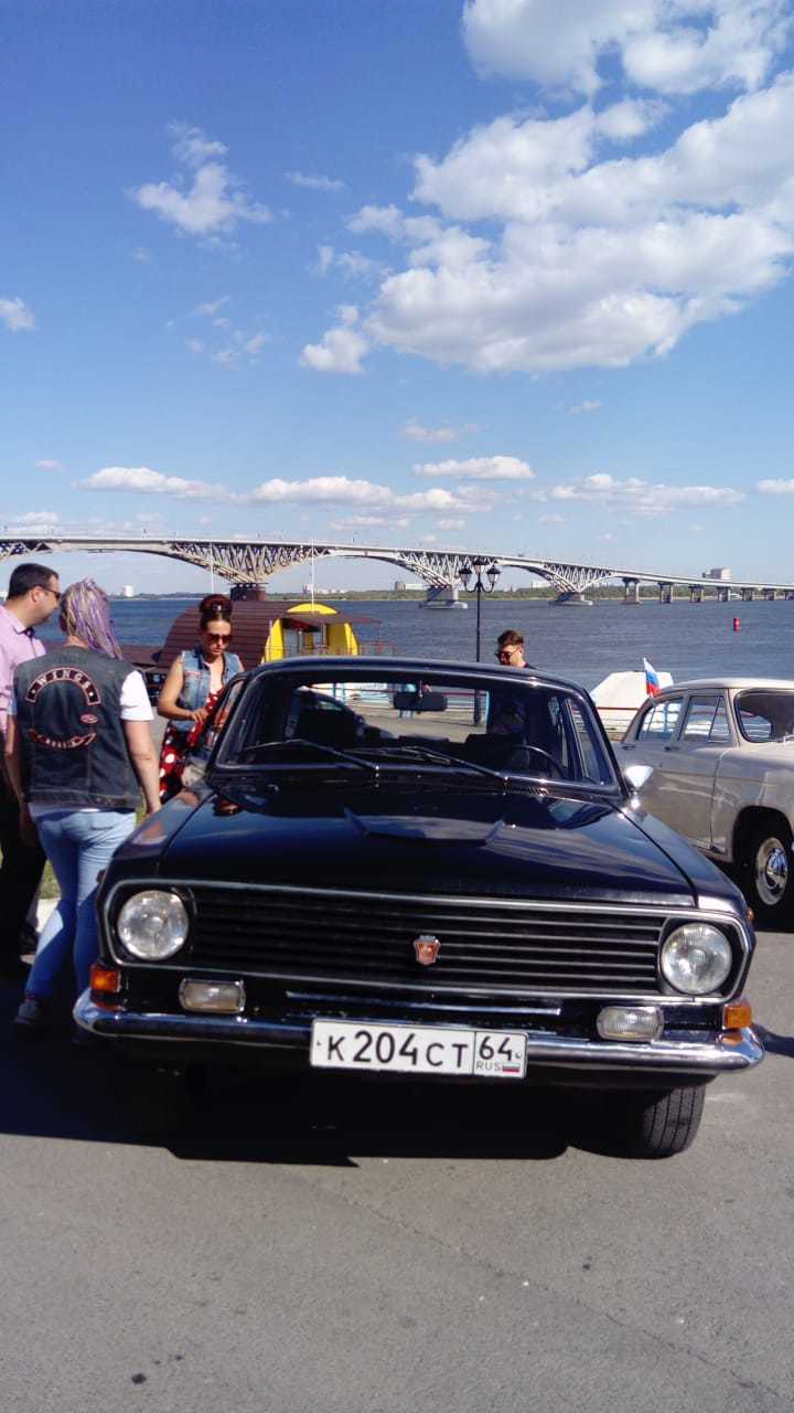 В Саратове к Волге подъехали десятки дорогих автомобилей - МК Саратов