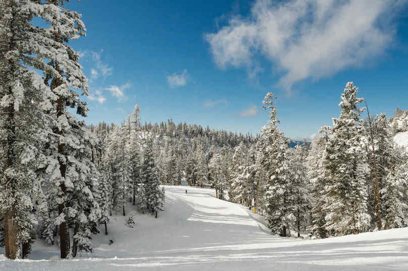 Почему нельзя наступать на порог дома