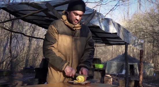 На первомайские праздники в парке работала полевая кухня всего сварили 300 кг