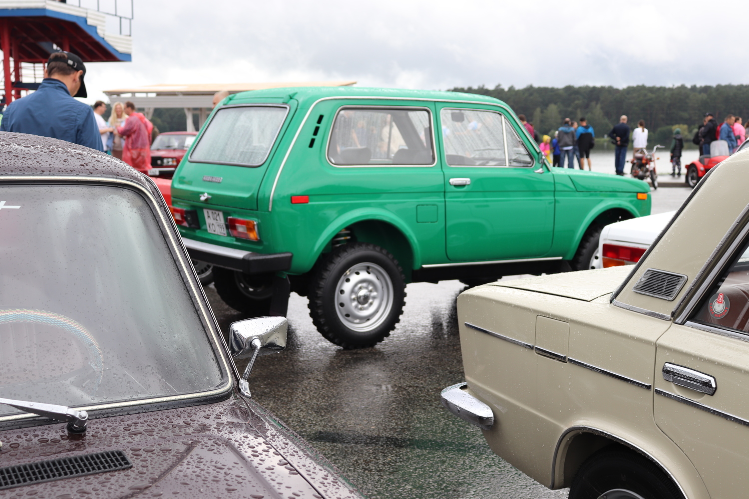 Запорожец-апельсин, шестиколесный Citroën: что уникального показали на  ретро-выставке авто в Калуге